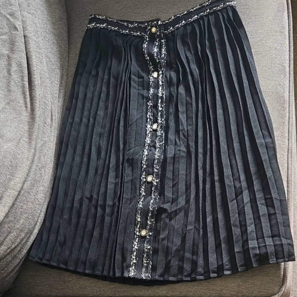 English Black Pleated Skirt with Tweed Trims TW4236ST